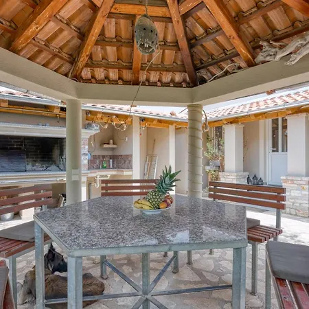 Casa Oliva Kim Marie - Happy