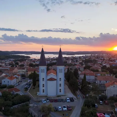 Casa Oliva Kim Marie - Happy Медулин