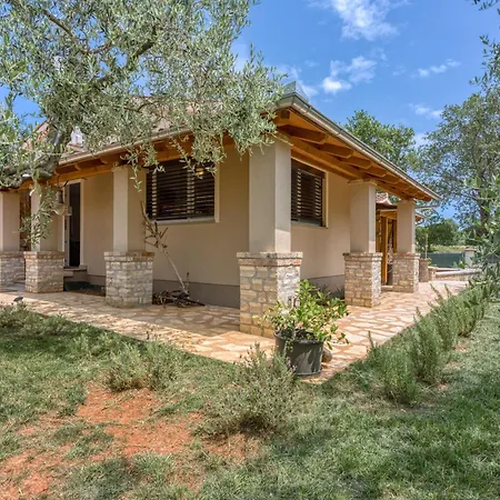 Casa Oliva Kim Marie - Happy Медулин