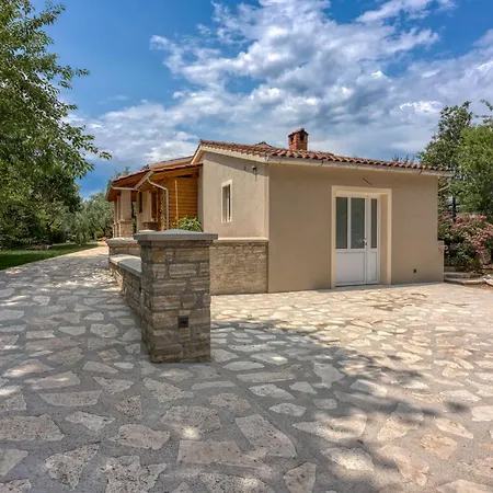 Casa Oliva Kim Marie - Happy